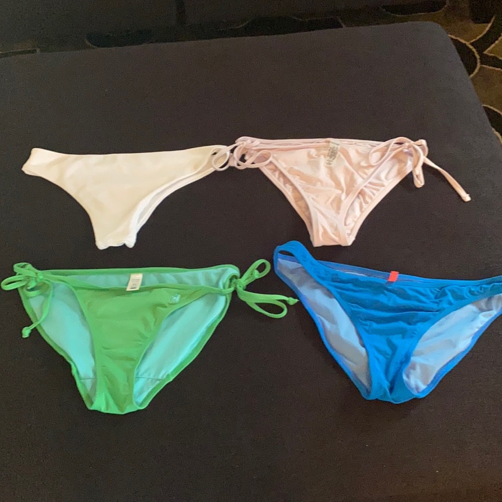 4 Size Medium Bikini Bottoms All $20 items in my closet are 2/$30